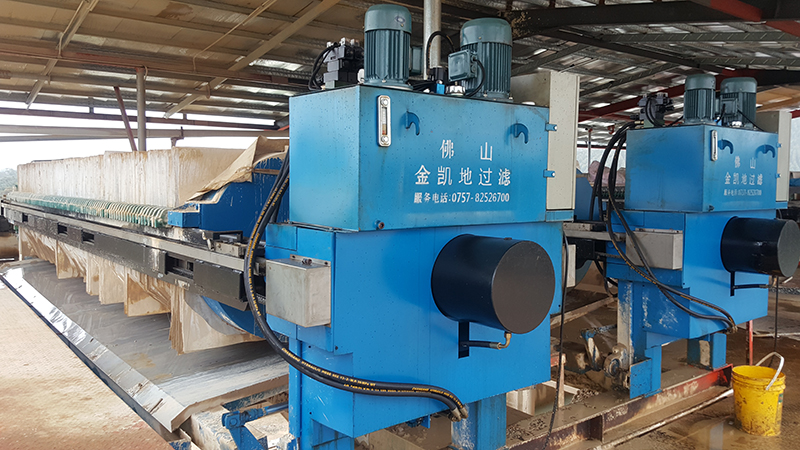 廂式壓濾機(jī)在尾礦處理中的應(yīng)用及注意事項(xiàng) 廂式壓濾機(jī)在尾礦處理中的應(yīng)用及注意事項(xiàng)